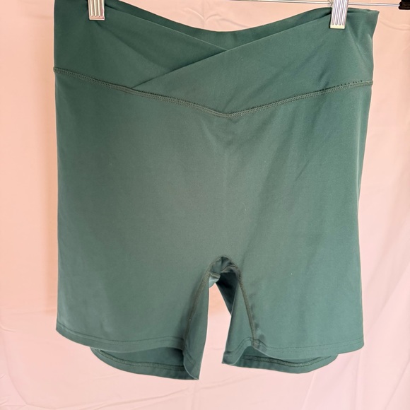 437 Bike Shorts - Picture 2 of 4